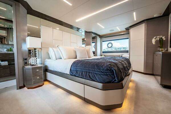 2021 Ocean Alexander 88