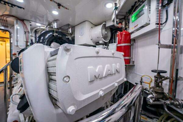 2021 Ocean Alexander 88