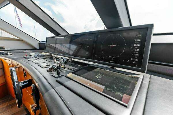 2006 Lazzara Yachts 84