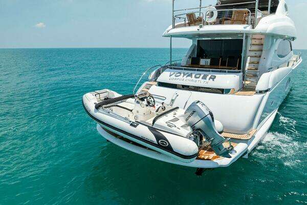 2006 Lazzara Yachts 84