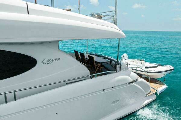 2006 Lazzara Yachts 84