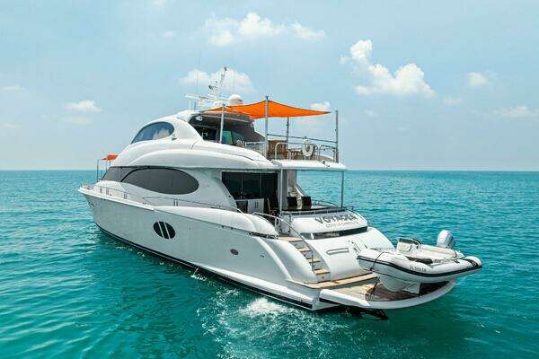 2006 Lazzara Yachts 84