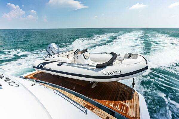 2006 Lazzara Yachts 84