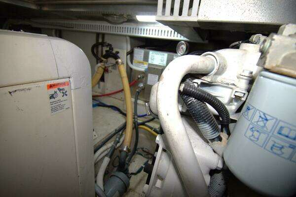 Carver 444 Cockpit Motor Yacht Yacht For Sale