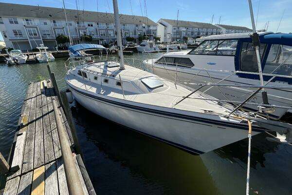 Photo of the 1985 O'Day 35 "Humphrey"