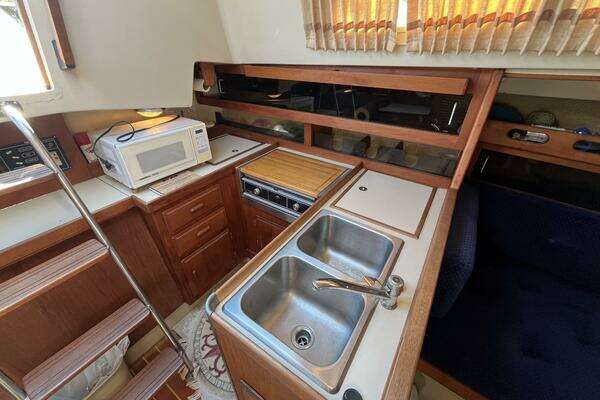 Photo of the 1985 O'Day 35 "Humphrey"