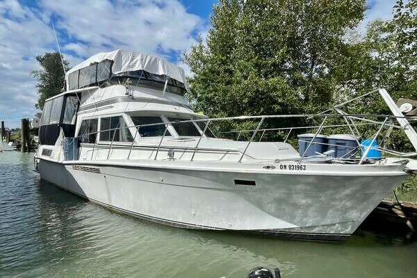 42-ft-Uniflite-1983-Double Cabin-Sultana New Westminster British Columbia Canada  yacht for sale