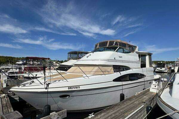 46-ft-Carver-2002-466 Motor Yacht-Aisle B Penetanguishene Ontario Canada  yacht for sale