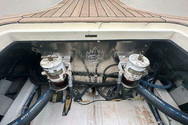 Photo of the 2002 San Juan 38 "Beach Music"