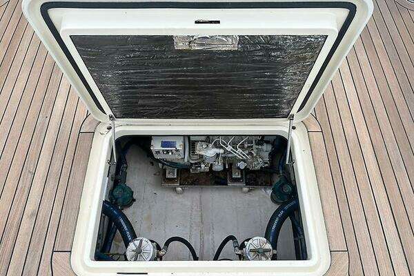 Photo of the 2002 San Juan 38 "Beach Music"