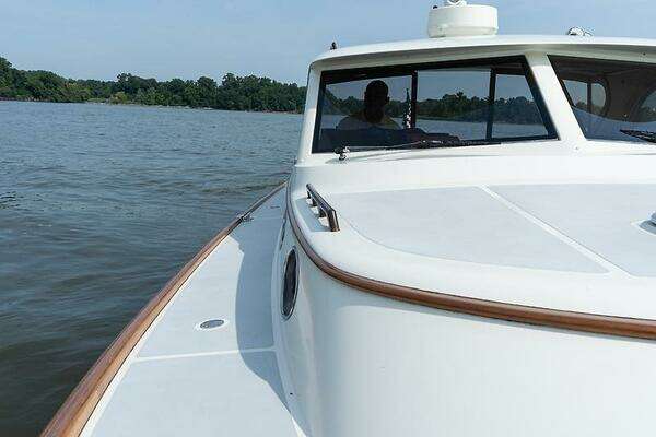 Photo of the 2002 San Juan 38 "Beach Music"