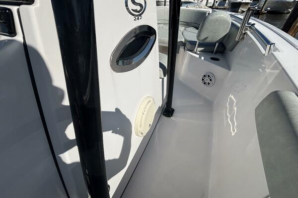 24ft Sportsman Yacht For Sale