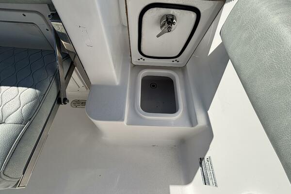 24ft Sportsman Yacht For Sale