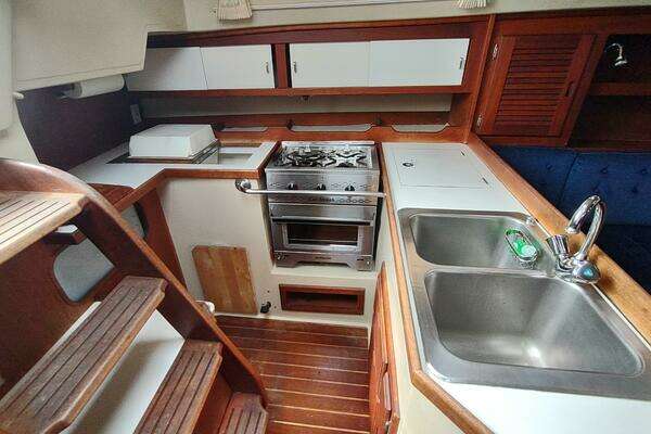 Catalina 36 Yacht For Sale