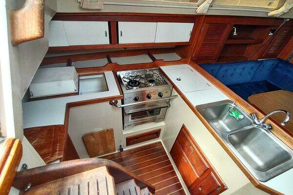 Catalina 36 Yacht For Sale