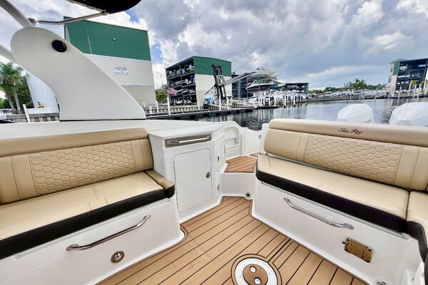 29ft Sea Ray Yacht For Sale