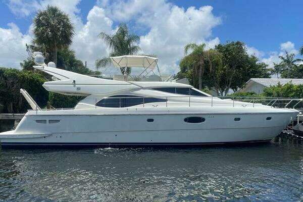 2003 Ferretti Yachts 59