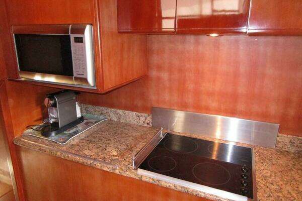 2003 Ferretti Yachts 59