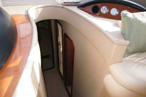 2003 Ferretti Yachts 59