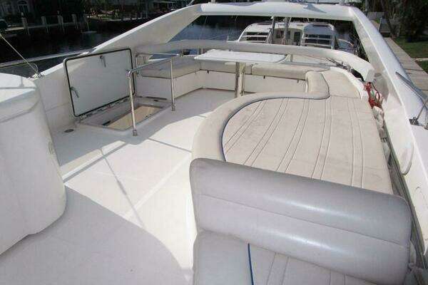 2003 Ferretti Yachts 59