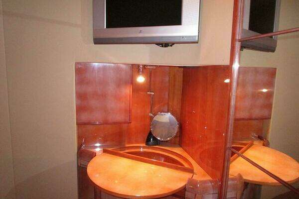 2003 Ferretti Yachts 59