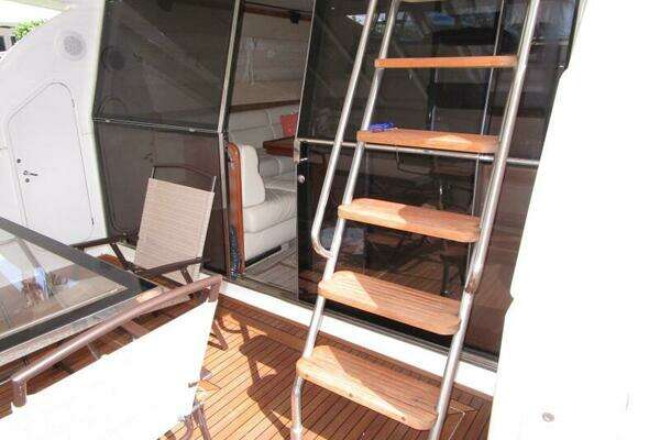 2003 Ferretti Yachts 59