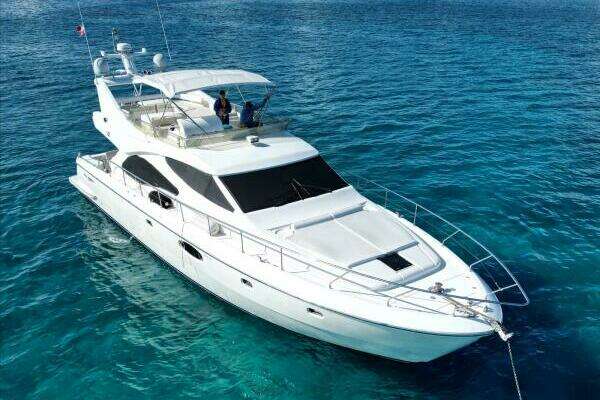2003 Ferretti Yachts 59