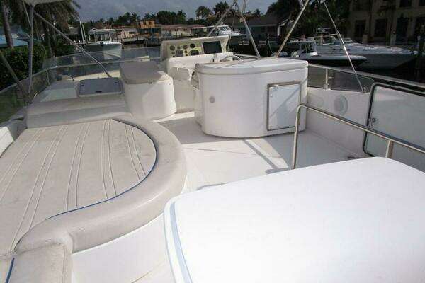 2003 Ferretti Yachts 59