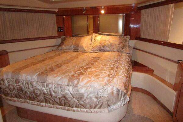 2003 Ferretti Yachts 59