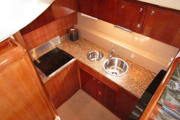 2003 Ferretti Yachts 59