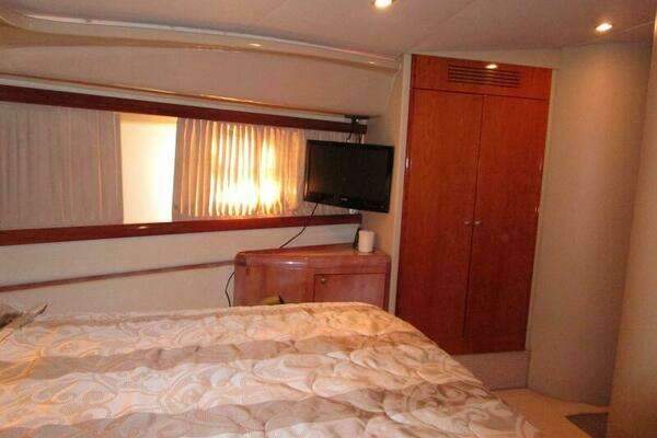 2003 Ferretti Yachts 59