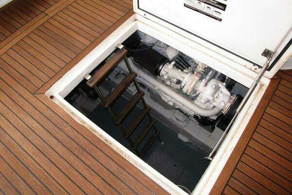 2003 Ferretti Yachts 59