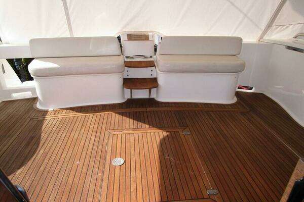 2003 Ferretti Yachts 59