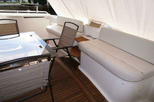 2003 Ferretti Yachts 59