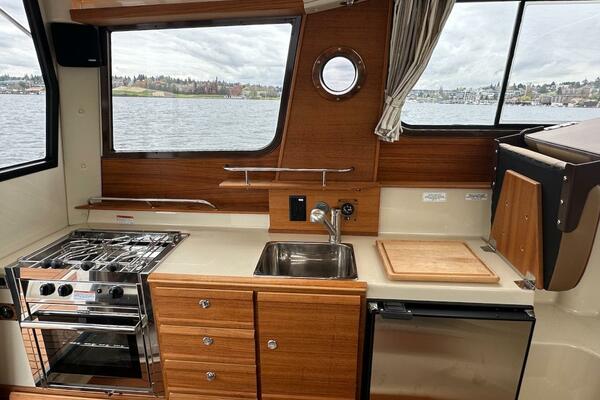 C SHELL 27ft Ranger Tugs Yacht For Sale
