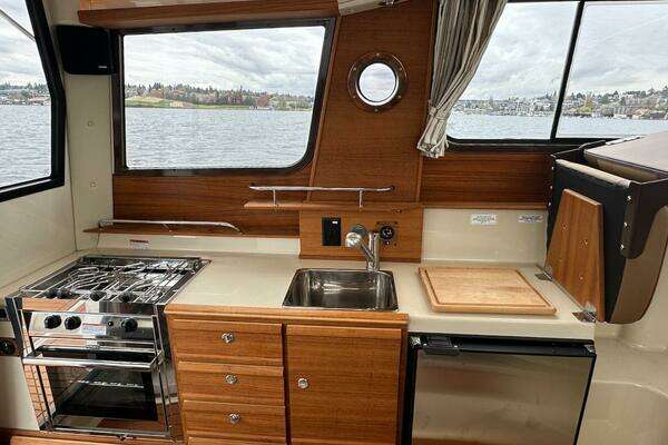 Ranger Tugs R-27 Yacht For Sale