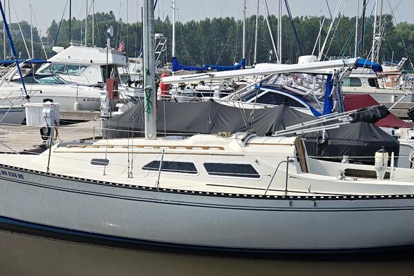 Oma Lisa 28ft Islander Yacht For Sale