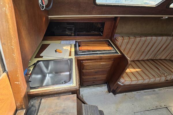 Oma Lisa 28ft Islander Yacht For Sale