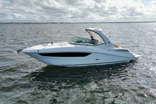 2016 Sea Ray 33