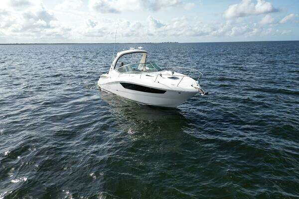 2016 Sea Ray 33