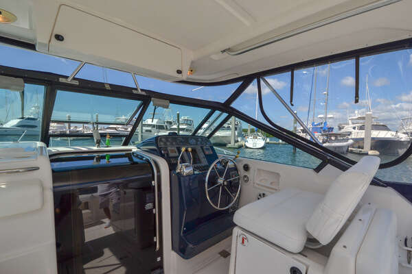 Photo of the 2003 Tiara Yachts 3100 Open LE "Pura Vida"