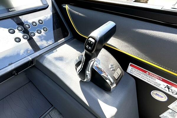 24ft Manitou Yacht For Sale