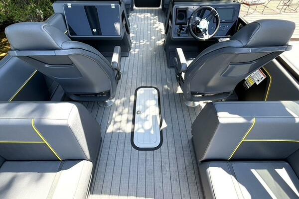 24ft Manitou Yacht For Sale