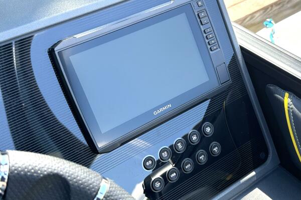 24ft Manitou Yacht For Sale