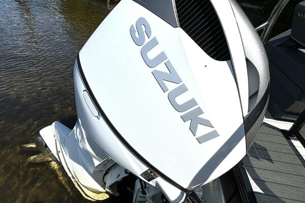 24ft Manitou Yacht For Sale