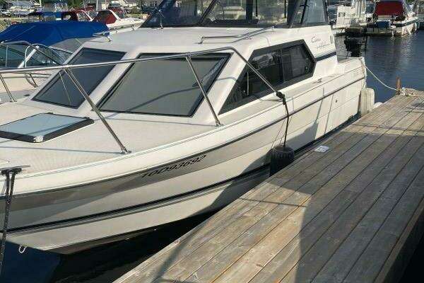 25-ft-Bayliner-1999-2452 Ciera Express- Owen Sound Ontario Canada  yacht for sale
