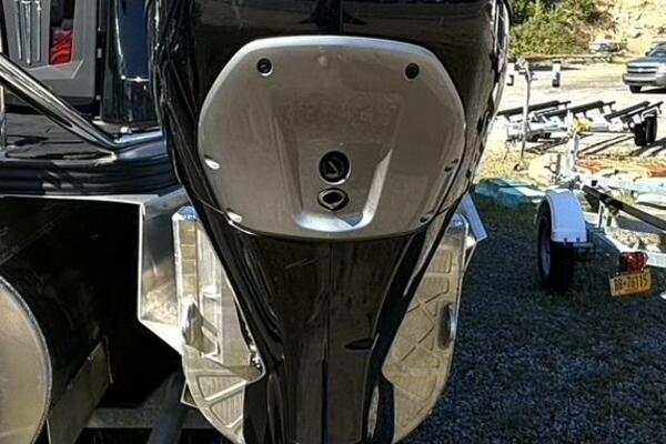 27ft Manitou Yacht For Sale