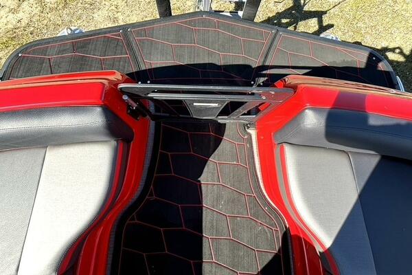 27ft Manitou Yacht For Sale