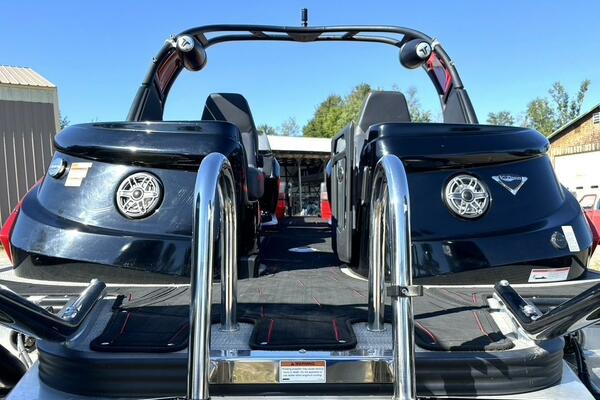 27ft Manitou Yacht For Sale