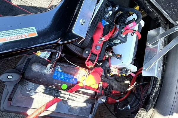 27ft Manitou Yacht For Sale